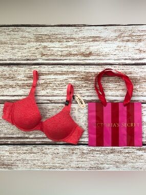 NWT Victoria’s Secret Bra Size 32A